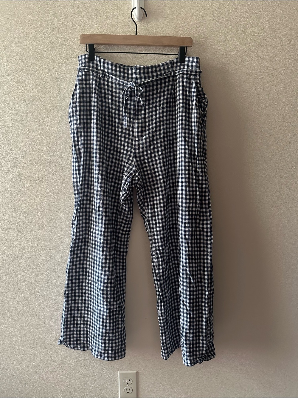 Abercrombie navy blue and white gingham plaid linen blend wide leg pants size L